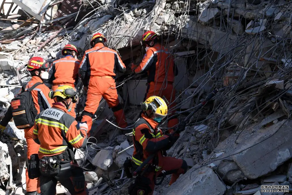 Rush to Xizang Earthquake Area to Overcome Difficulties