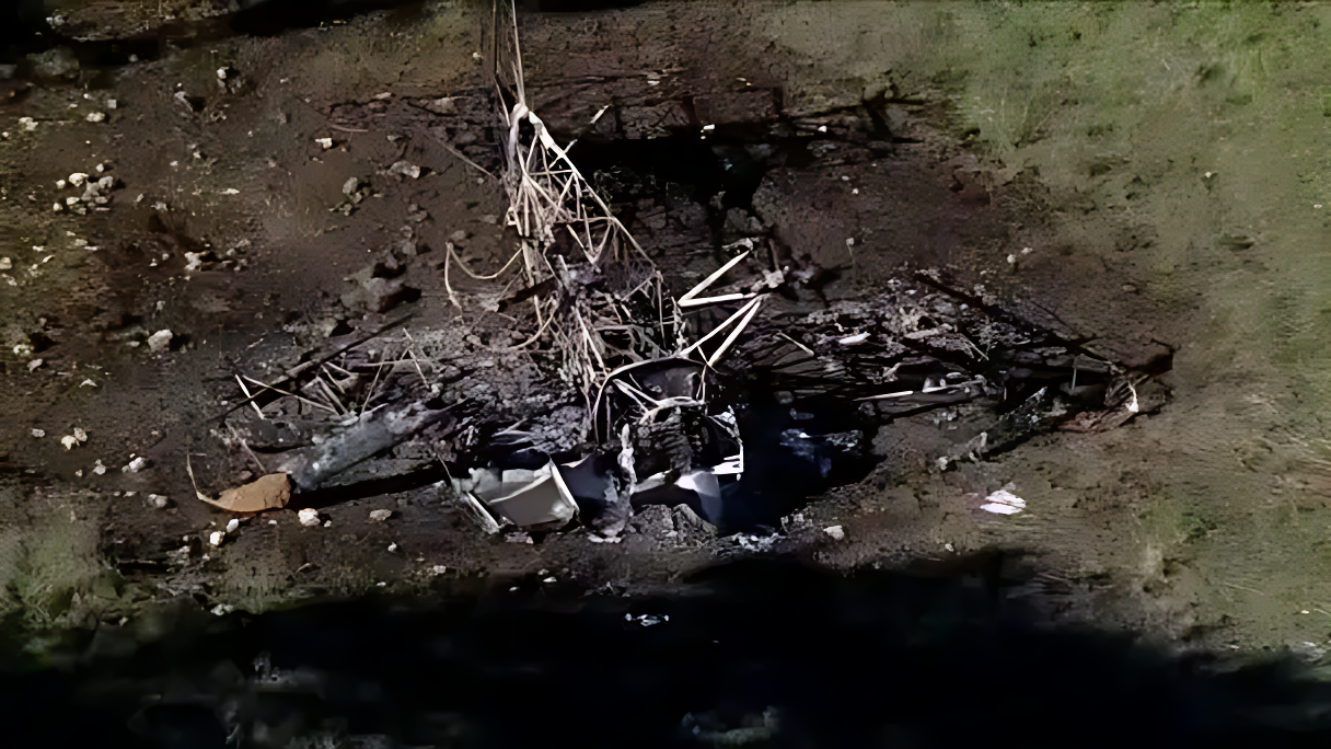 A small plane crashed in Texas, USA, injuring 2 people