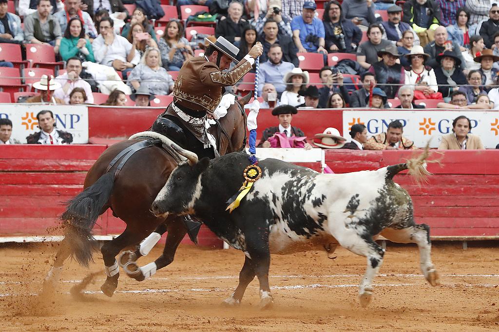 Mexican capital legislates to ban violent bullfighting